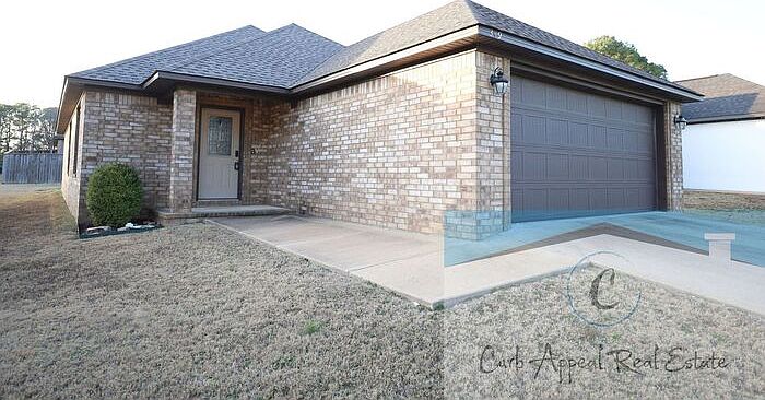 1st image of 349 Wolf Den Dr
