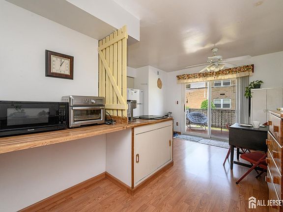 3rd image of 32 Judson St #10-A