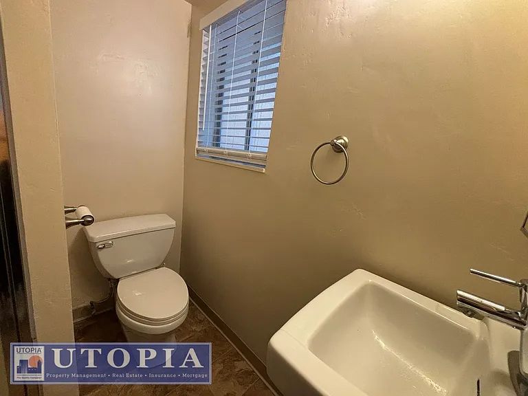 110 Kaye St #11 — Photo 9