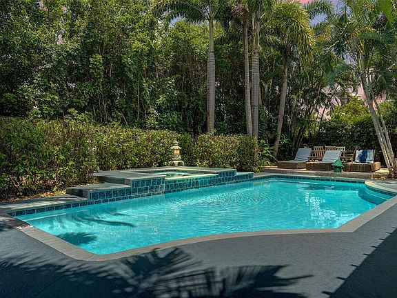 4th image of 415 Avenida Hermosa