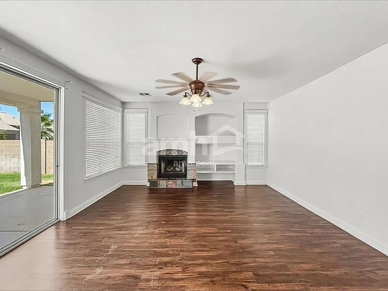 9715 E Inverness Ave — Photo 7