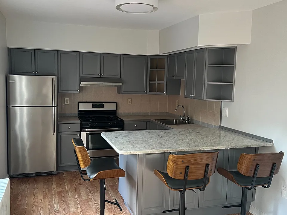 84 Butler St #2