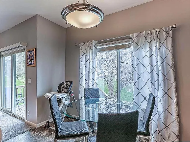 7033 S 183rd Ave — Photo 6