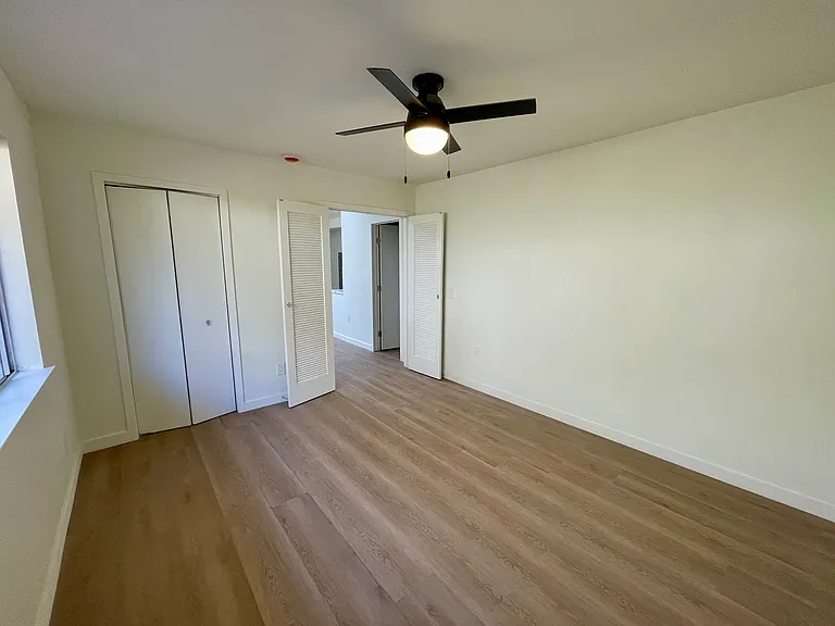 1707 Loma Dr #1/2 — Photo 10