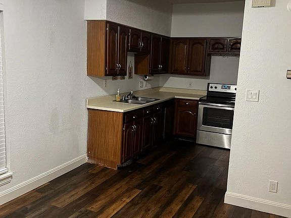 3rd image of 1910 Robbins Pl APT 103