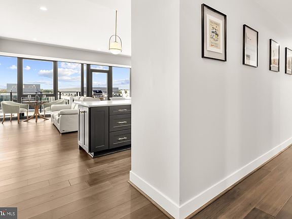 4th image of 1300 4th St SE #Penthouse 2