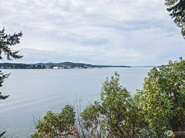 7616 Cypress Way, Anacortes, WA 98221