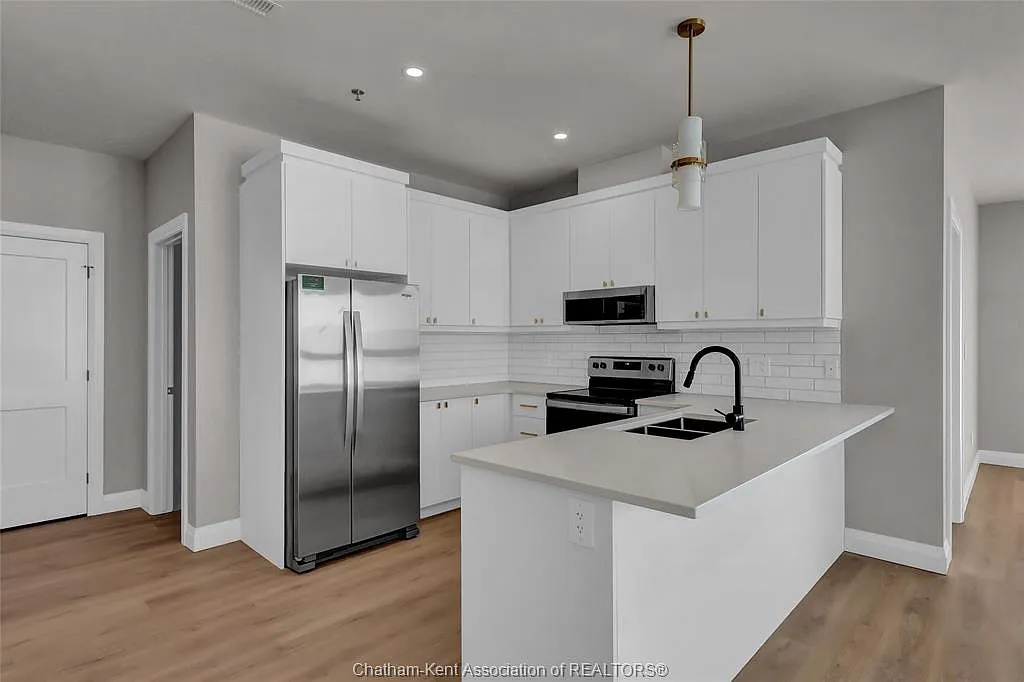 2 bed, 1385 sqft, $3,147 — Photo 4
