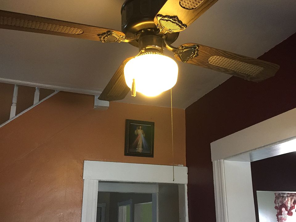 2nd image of 5854 Porter St
