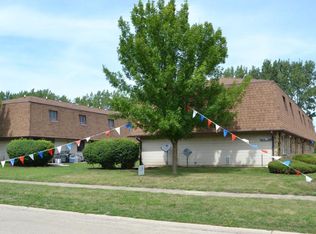 700 Meadowood Ln, Wilmington, IL