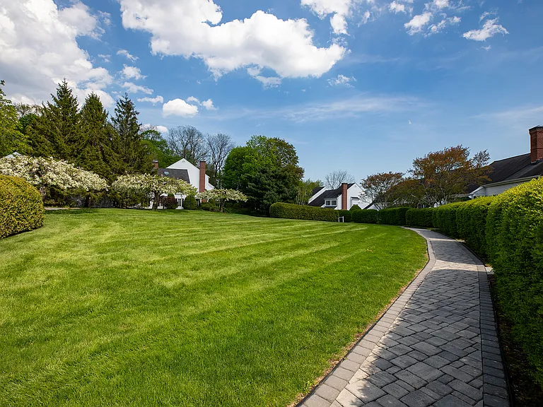 2 Emerson Ct — Photo 37