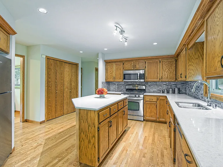 7126 New Washburn Way — Photo 18