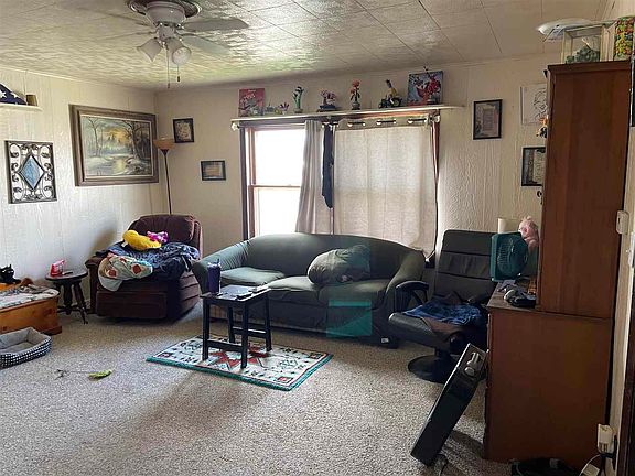4th image of 302 Long Ave