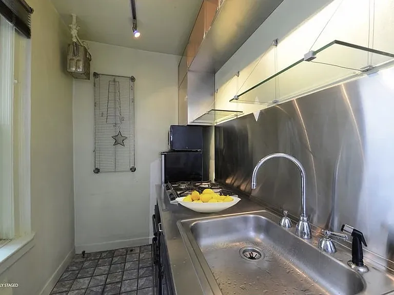 31 E 12th St #4F — Photo 3