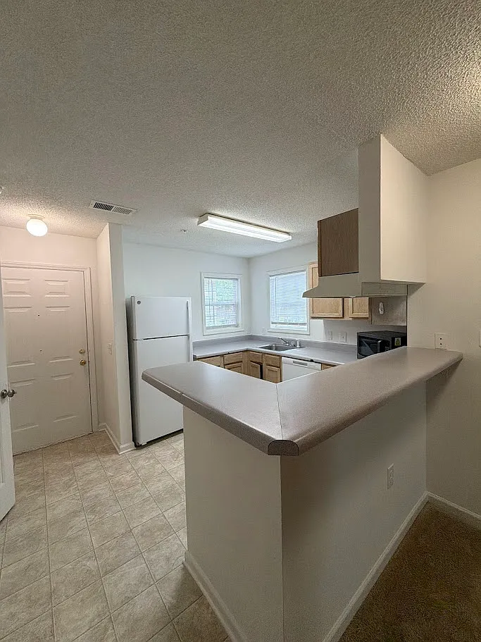 4 bed, 1391 sqft, $625 — Photo 3