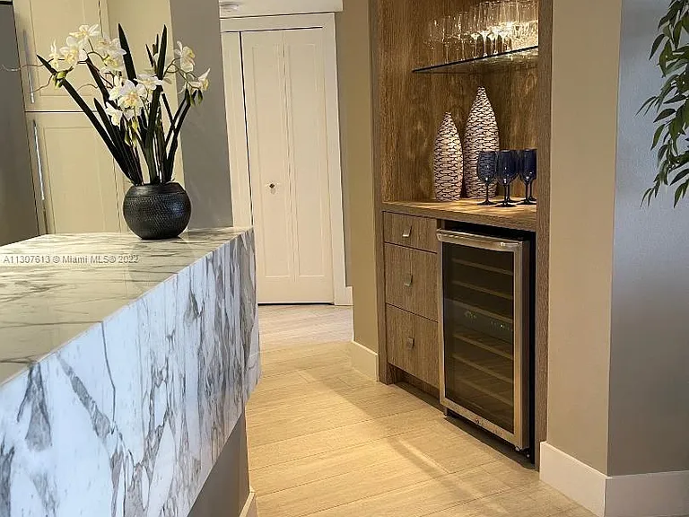 3500 Mystic Pointe Dr #1507 — Photo 7