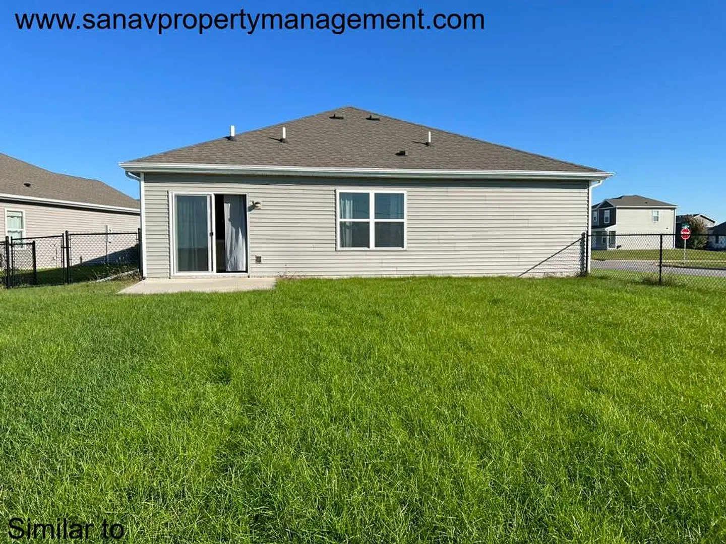 Spacious Zero-Entry Ranch Home on Expansive Lot with Gourmet Kitchen and Cozy Fireplace- Fenced B... — Photo 2