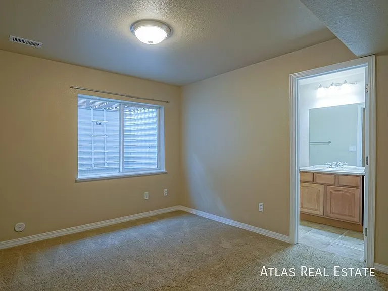 5828 Cumbre Vista Way — Photo 21