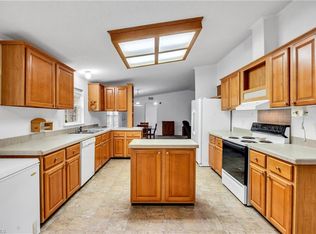 1265 Rainbow Ln, Pilot Mountain, NC 27041