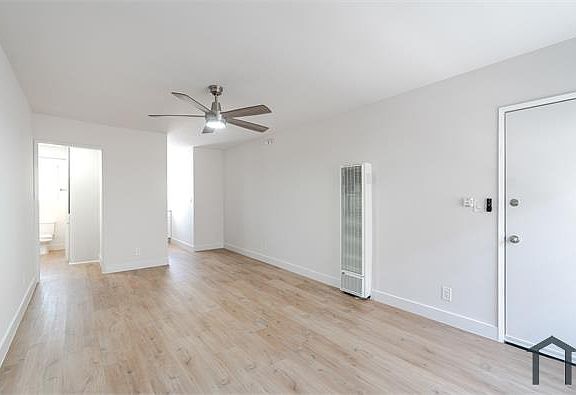 3rd image of 845 S Kenmore Ave APT 302