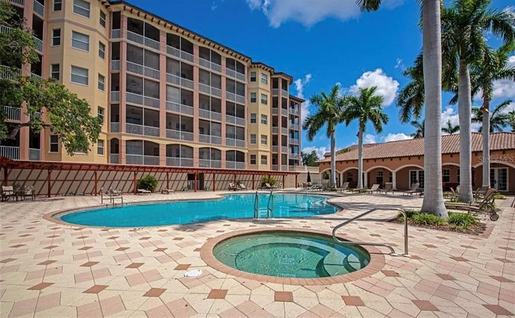 3 bed, 3.0 bath, 1745 sqft, $4,000 — Photo 1