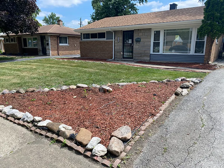 17241 Lorenz Ave — Photo 3
