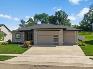 3282 Coneflower Ln SW, Rochester, MN 55902