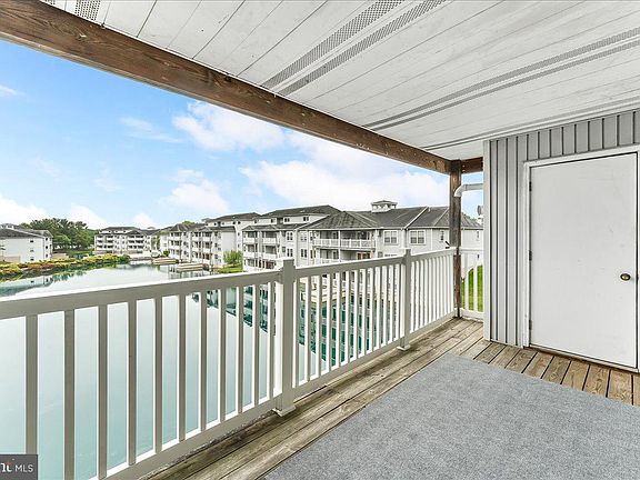 3rd image of 1707 Waters Edge Dr #7