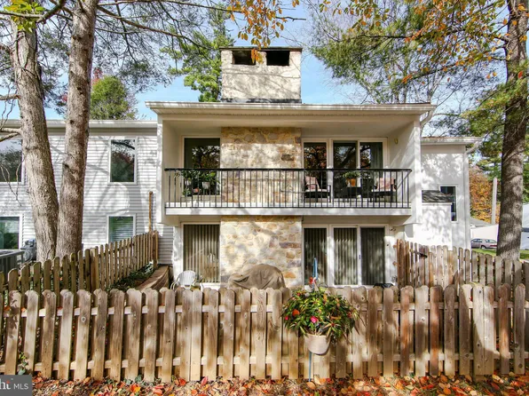 211 E Chelsea Cir, Newtown Square, PA 19073