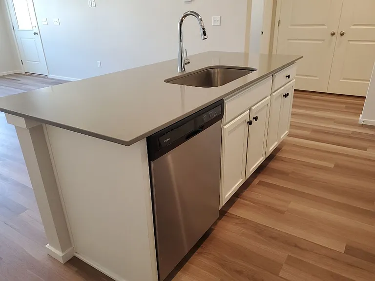 Spacious and Open Condo w/ Modern Finishes — Photo 9