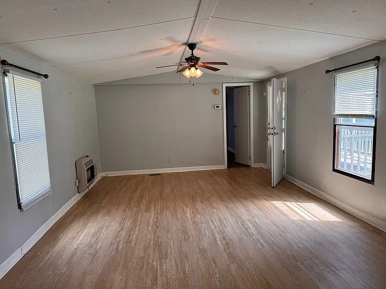 2289 S Lake Dr — Photo 4