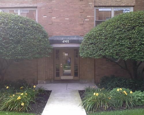 1st image of 4901 N Wolcott Ave APT 2B