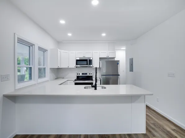 123 Evergreen Ln #6, Milford, PA 18337