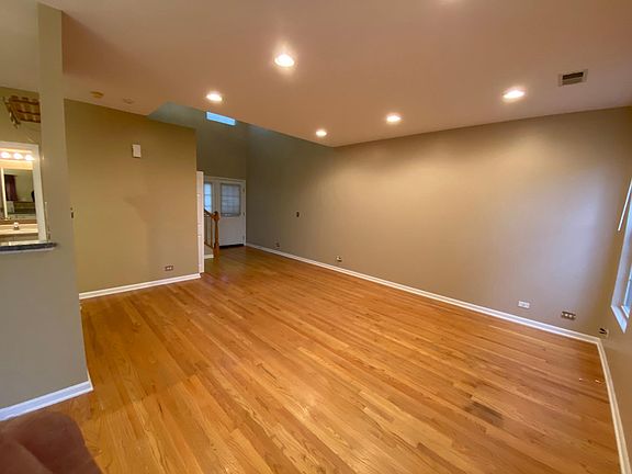 4th image of 2751 Sheridan Ct