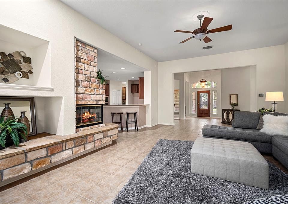 1st image of 2 N Evangeline Oaks Circle