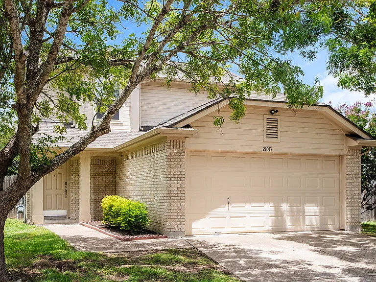21013 Godolophin Ct — Photo 4