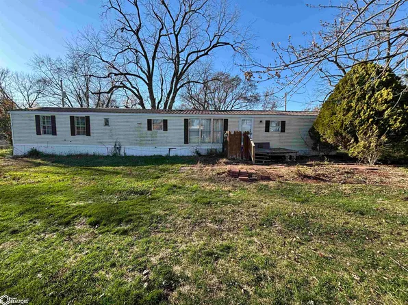 201 Rock Island Rd, Libertyville, IA 52567