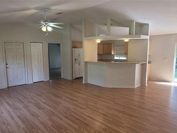 4th image of 5907 N Summerfield Poin