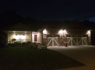 1018 Macarthur Dr, Papillion, NE 68046