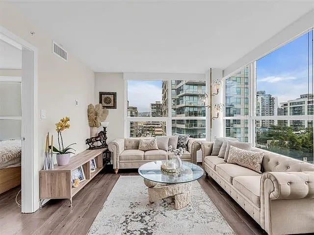 112 E 13th St #602 — Photo 2