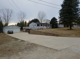 1117 S Main St, Mishicot, WI 54228