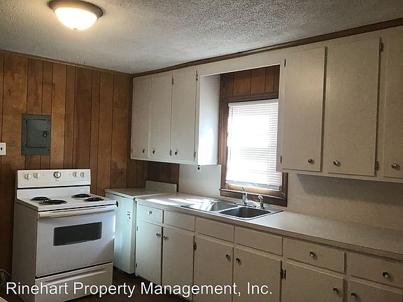 3rd image of 627 N Jones Ave