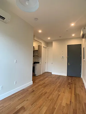 Rented by Cargon Realty | media 10