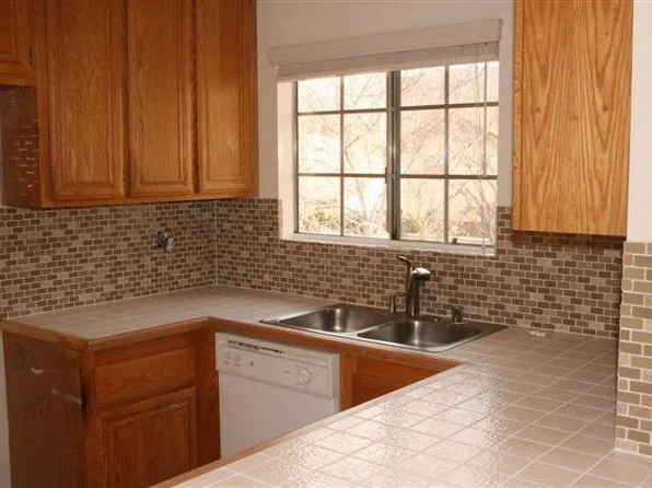 96 Flor De Sol, Rancho Santa Margarita, CA 92688