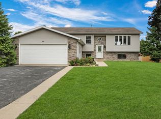 919 E Broadway Ave, Winthrop Harbor, IL