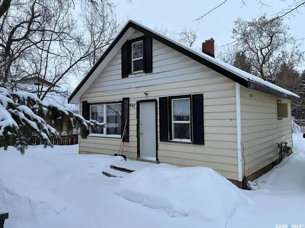 407 3rd STREET E, Meadow Lake, SK S9X 1H7