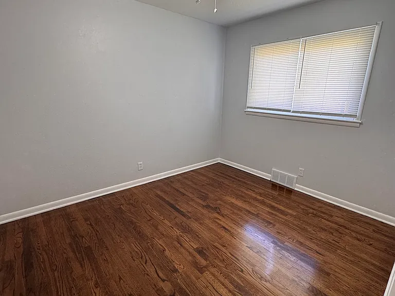 112 E Sheridan St #114 — Photo 10