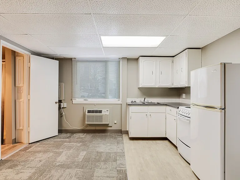 Frances Apts — Photo 29