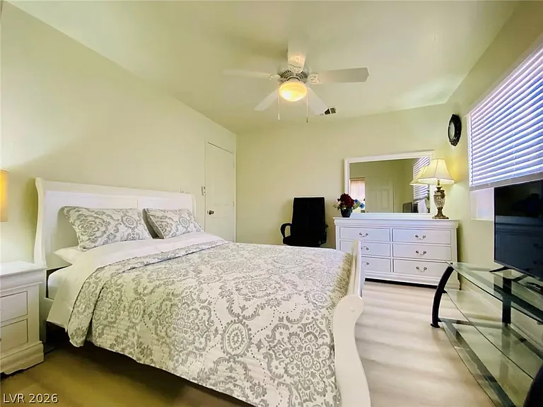 6576 Moonshadow Cir — Photo 11