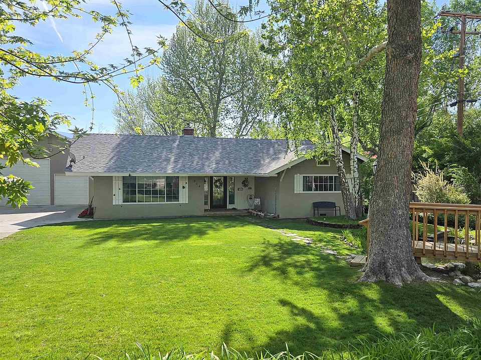1st image of 806 S Barlow Ln